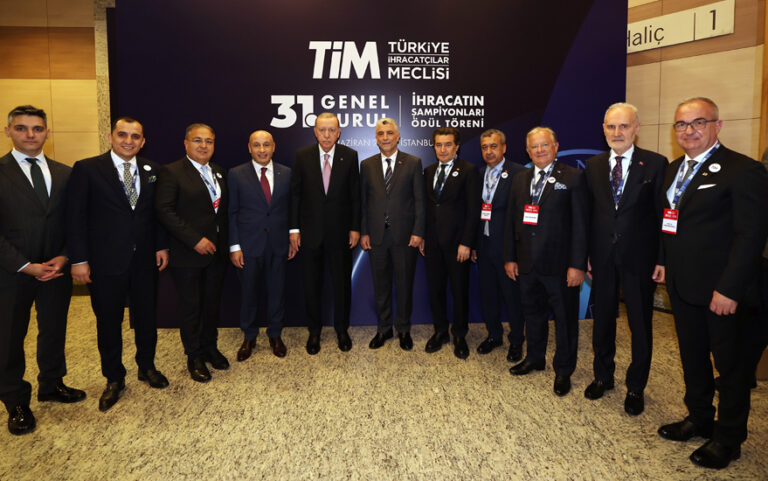 “Daha müreffeh bir Türkiye’yi ihracatçılarımızın da katkısıyla hep birlikte inşa edeceğiz”