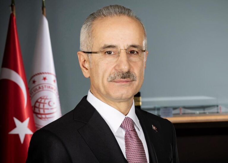 E-İMZA’DAN SONRA E-MÜHÜR GELİYOR