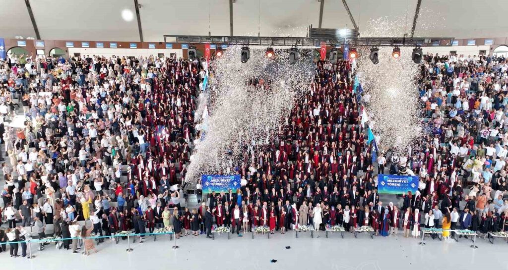 Hasan Kalyoncu Üniversitesi 1707 öğrencisini mezun etmenin gururunu yaşadı