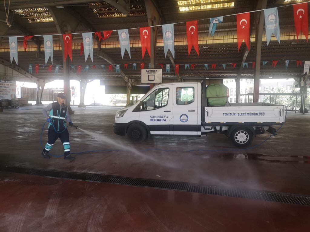 ŞAHİNBEY BELEDİYESİ KURBAN BAYRAMINDA KÖTÜ KOKULARI ENGELLİYOR