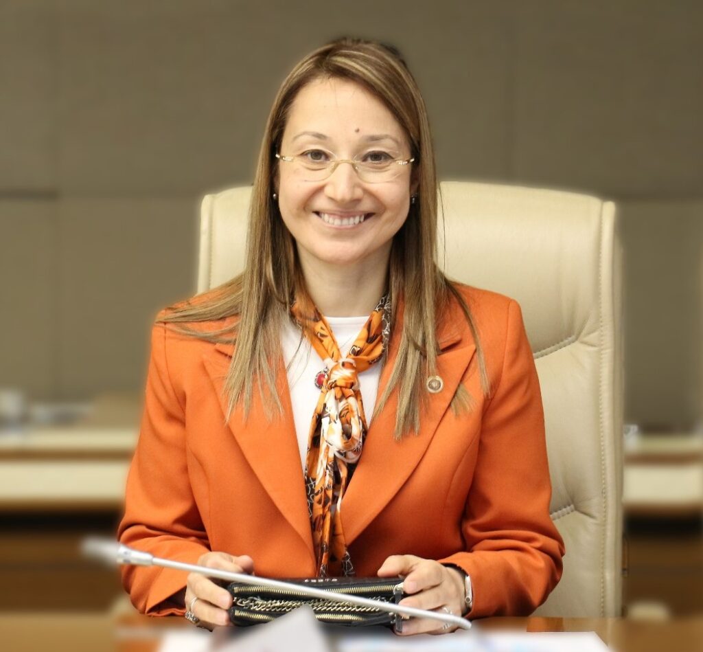 BAKBAK: “KURBAN BAYRAMI GÖNÜLLERE MUHABBET TAŞIMA VESİLESİDİR”