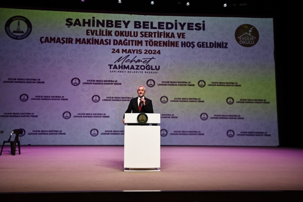 EVLİLİK OKULU’NDA EĞİTİM GÖREN 530 ÇİFT DAHA SERTİFİKASINI ALDI