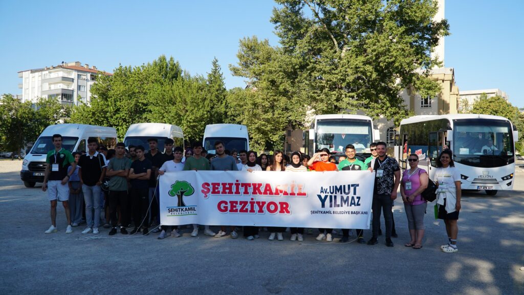 DENİZ KAMPI, ÖĞRENCİLERE UNUTULMAZ BİR GÜN YAŞATIYOR