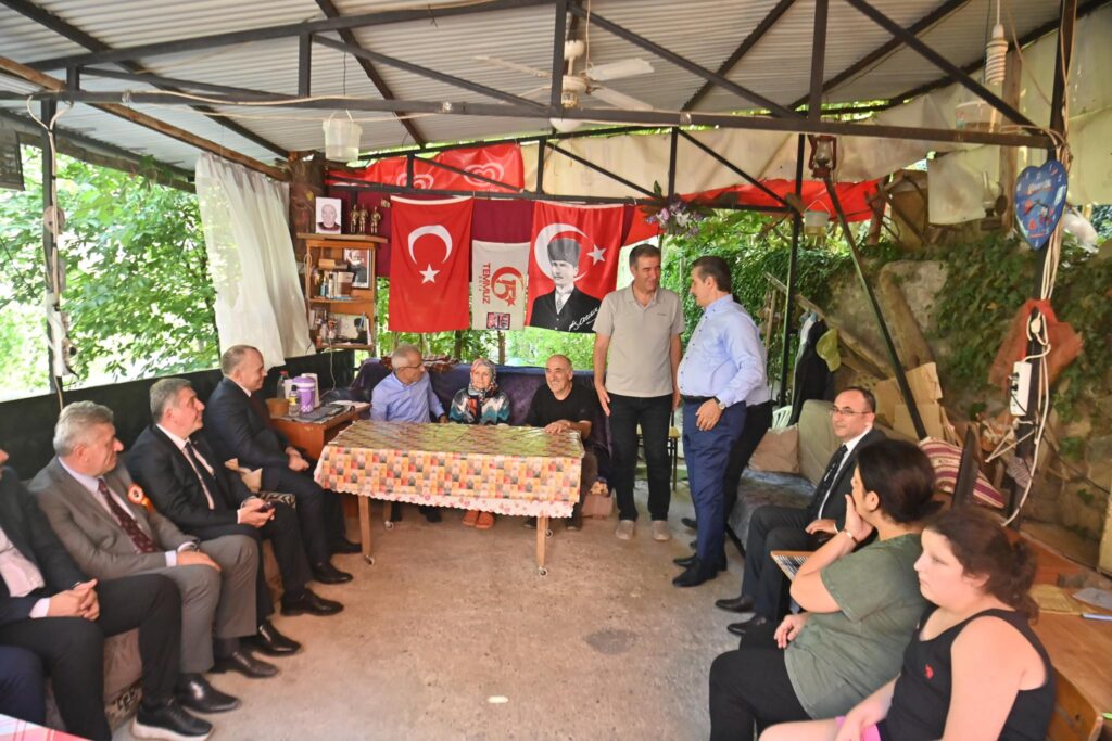 BAKAN URALOĞLU’NDAN 15 TEMMUZ ŞEHİDİNİN AİLESİNE ZİYARET