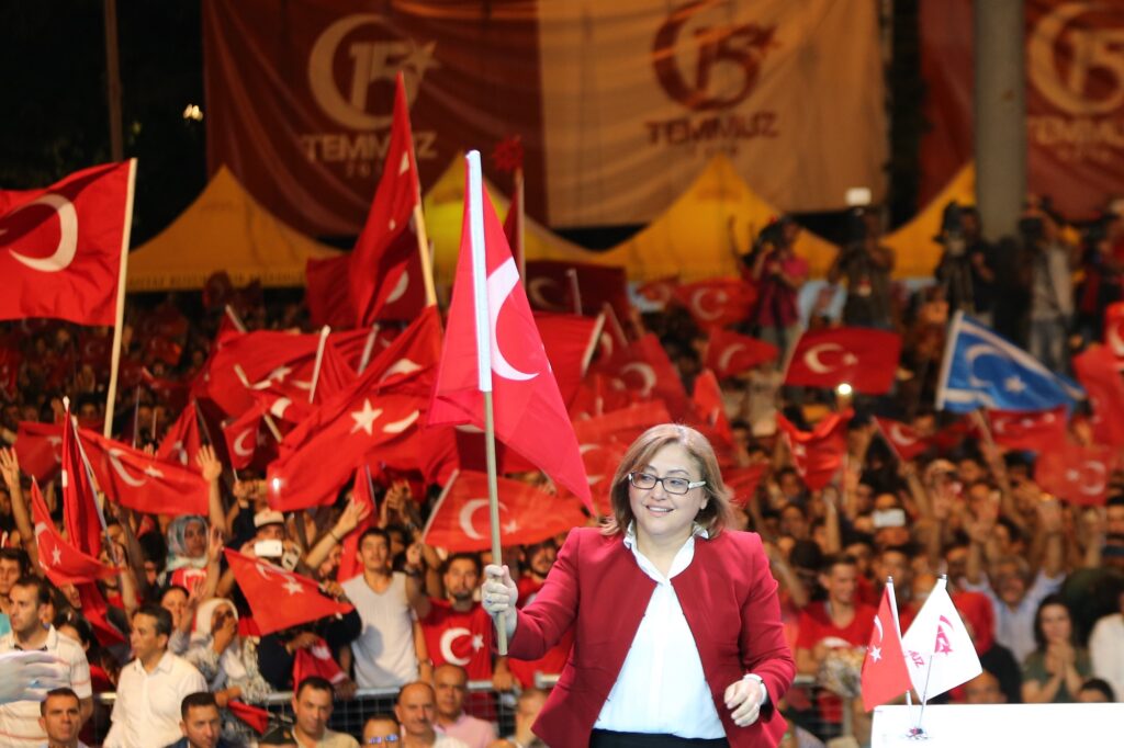 ŞAHİN: “TÜRKİYE CUMHURİYETİ ÖNÜNE ÇIKARILAN TÜM ENGELLERE RAĞMEN YOLUNA SAĞLAM ADIMLARLA DEVAM EDECEKTİR”