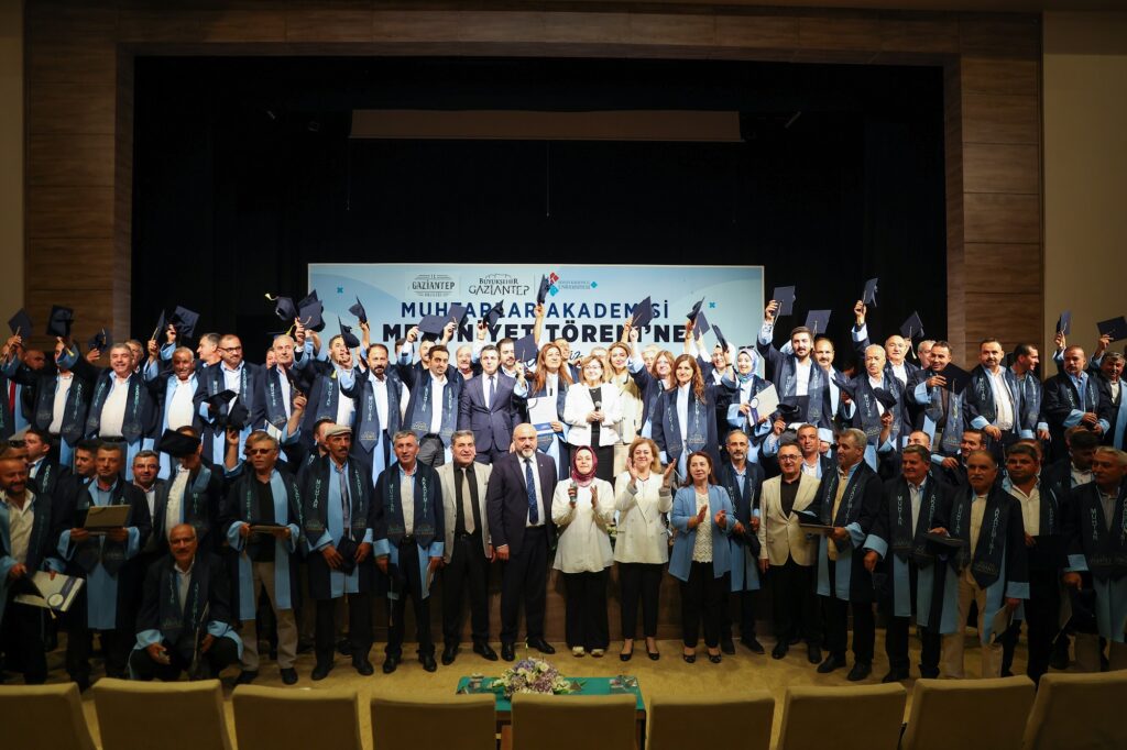 GAZİANTEP’TE “MUHTARLAR AKADEMİSİ” MEZUNİYET TÖRENİ DÜZENLENDİ