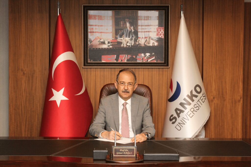 SANKO ÜNİVERSİTESİ REKTÖRÜ DAĞLI:“TÜRK MİLLETİ DEMOKRASİMİZİ, CUMHURİYETİMİZİ VE AYDINLIK GELECEĞİMİZİ YOK ETMEK İSTEYEN DÜŞMANLARA ASLA GEÇİT VERMEMİŞTİR”
