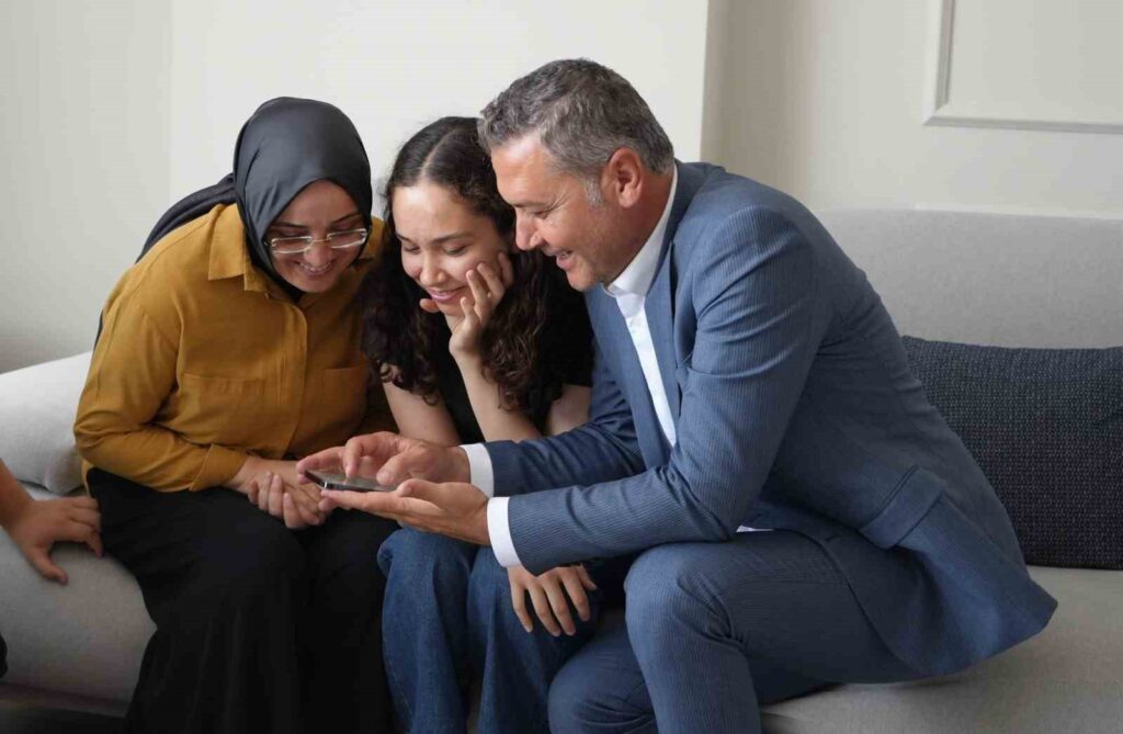 Gaziantep İl Milli Eğitim Müdürü’nün kızı YKS’de Türkiye dördüncüsü oldu