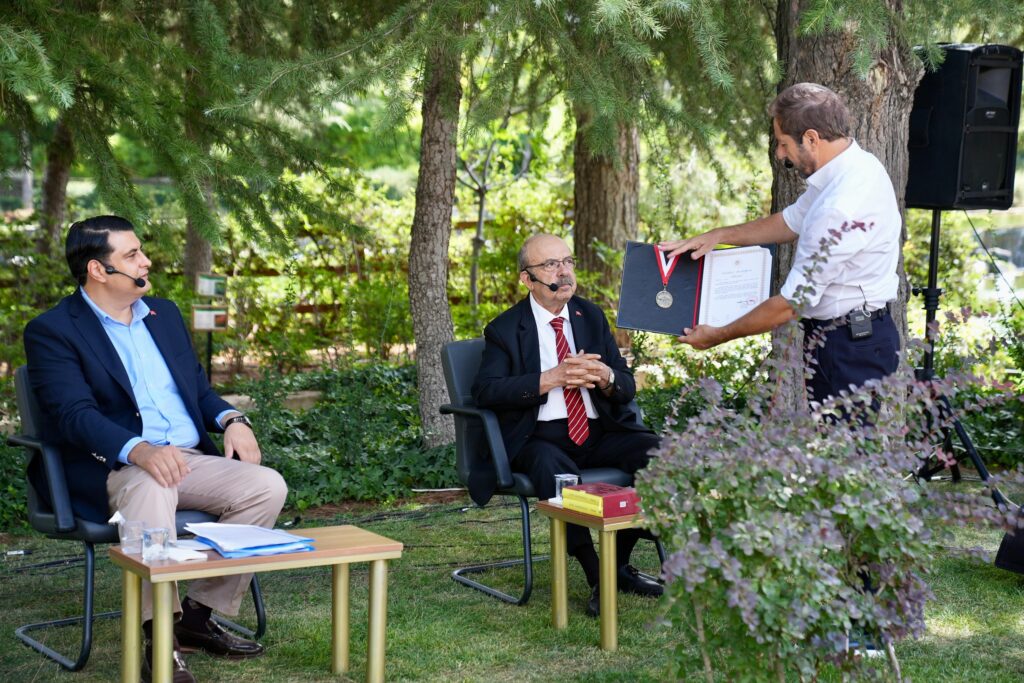 BAŞKAN YILMAZ, HALK TV’DE “GÖRKEMLİ HATIRALAR” PROGRAMINA KONUK OLDU