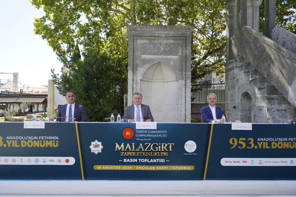 Bakan Uraloğlu: “TÜRK MİLLETİNİN ANADOLU’DAKİ HÂKİMİYET BERATI MALAZGİRT ZAFERİ”