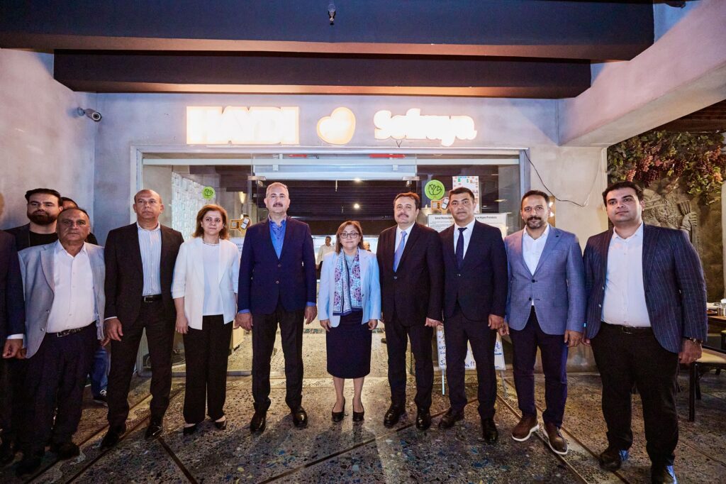 BAŞKAN FATMA ŞAHİN, VATANDAŞLA “HAYDİ SOFRAYA”DA BULUŞTU