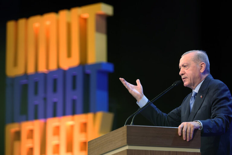 Cumhurbaşkanı Erdoğan: “Milletimize karşı görevlerimizi hakkıyla yerine getirmenin çabasındayız”