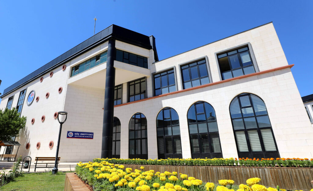 GAZİANTEP ÜNİVERSİTESİNDE GÖÇ VE İSTİHDAM AKADEMİSİ DÜZENLENECEK