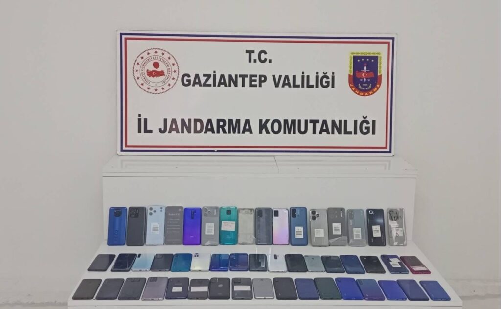 Gaziantep’te 700 bin TL değerinde kaçak teknolojik ürün ele geçirildi