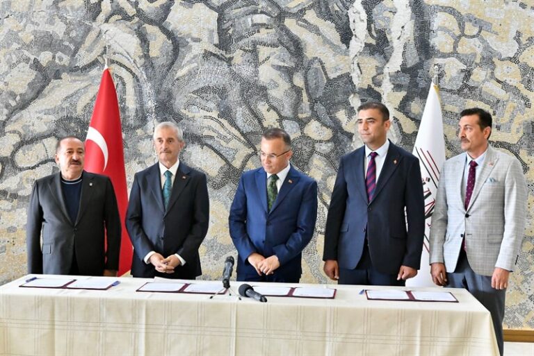 ŞAHİNBEY BELEDİYESİ’NDEN HEM EĞİTİME HEM SPORA DESTEK