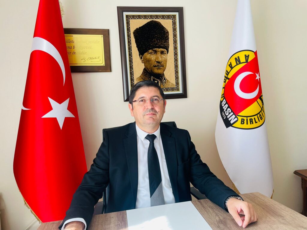 M. Bora Zor: “HABERLERİNİZİ DE KENDİ SİTENİZDE YAYIMLAYIN”