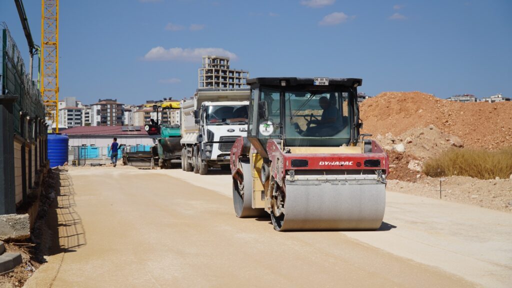 ŞEHİTKAMİL’DEKİ ASFALT ÇALIŞMALARI TAKDİRLE KARŞILANDI