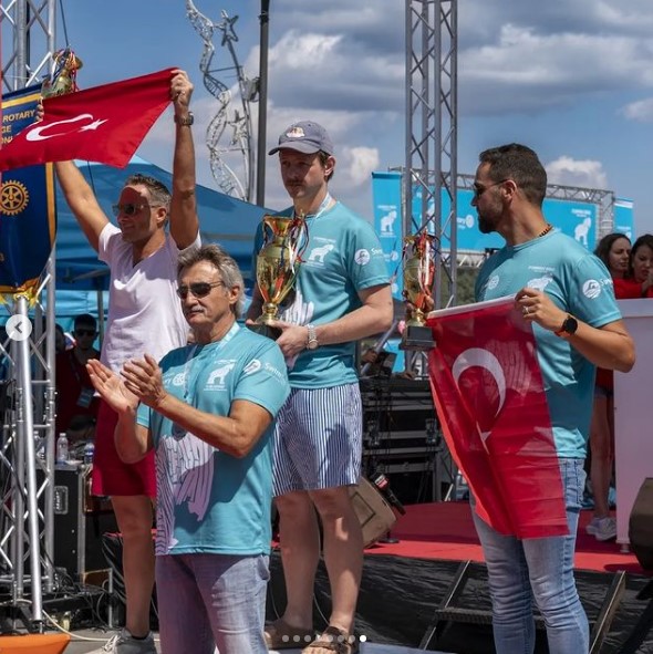 KÜRŞAD Tüzmen: “Çanakkale Boğazı Wilusa Yüzme Yarışı’nda Birinci Olduk”