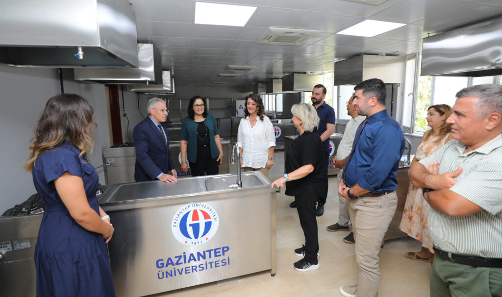 GAÜN BESLENME VE DİYETETİK BÖLÜMÜ İKİ YENİ LABORATUVAR İLE EĞİTİM ÖĞRETİME BAŞLIYOR
