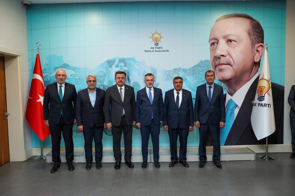 AK PARTİ GAZİANTEP’TE YENİLİK RÜZGARI: 3 İLÇEMİZİN YENİ BAŞKANI BELLİ OLDU