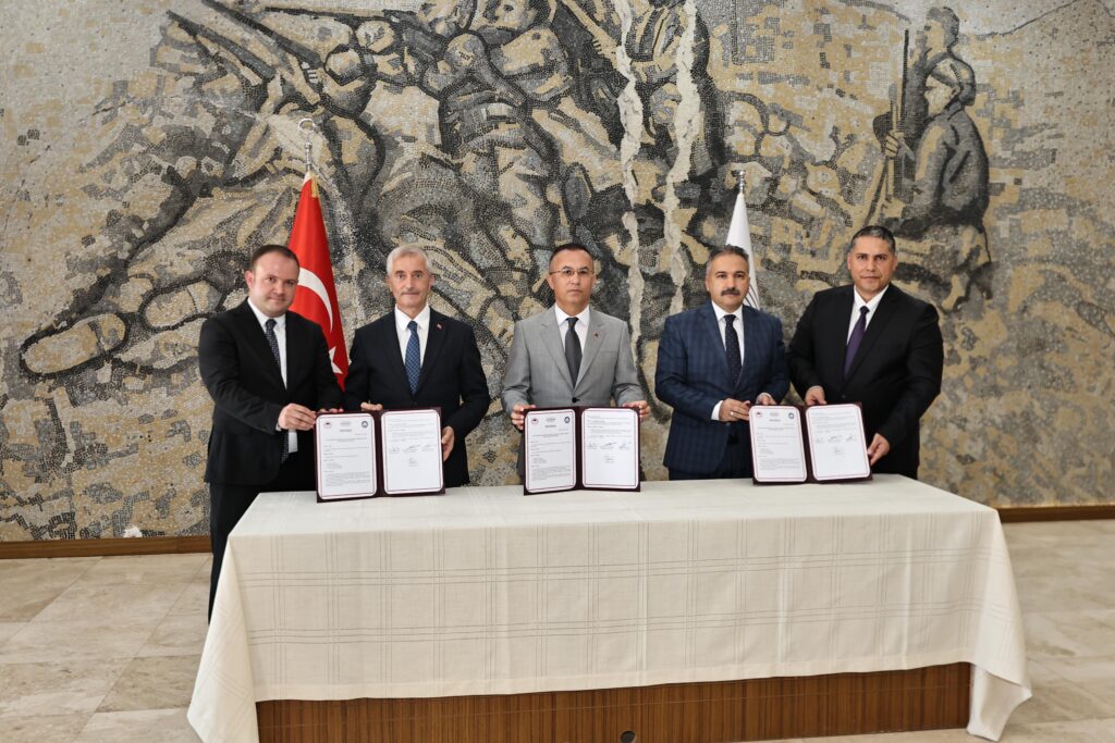 ŞAHİNBEY BELEDİYESİ’NDEN ÇİFTÇİLERE TOHUM VE GÜBRE DESTEĞİ