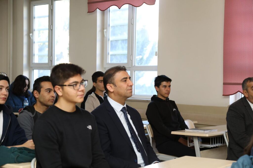 Gaziantep İl Milli Eğitim Müdürlüğü: “Dersimiz Cumhuriyet’e Doğru filmini izlemek…”