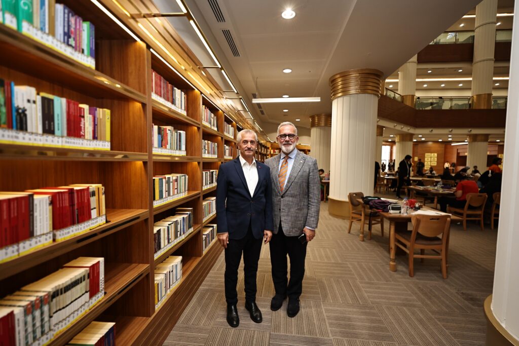 YENİŞEHİRLİOĞLU’NDAN ŞAHİNBEY MİLLET KÜTÜPHANESİ’NE TAM NOT