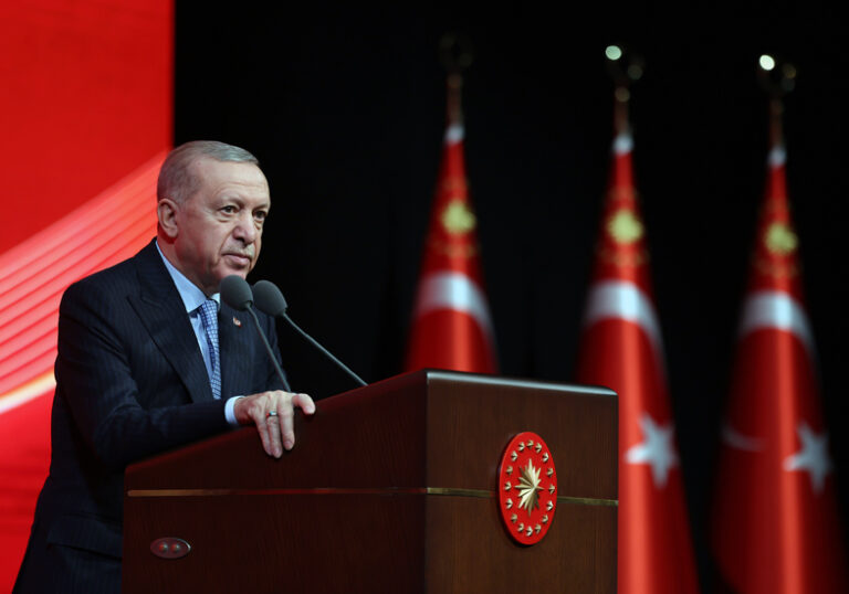 “Kadına şiddete geçit vermeyen bir Türkiye Yüzyılı hedefine ulaşana kadar sabırla yürüyeceğiz”