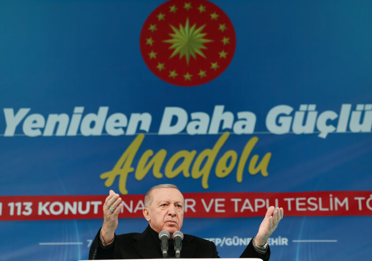 Cumhurbaşkanı Erdoğan: “Deprem bölgesinde sadece konut yapmıyoruz, yepyeni yaşam alanları inşa ediyoruz”
