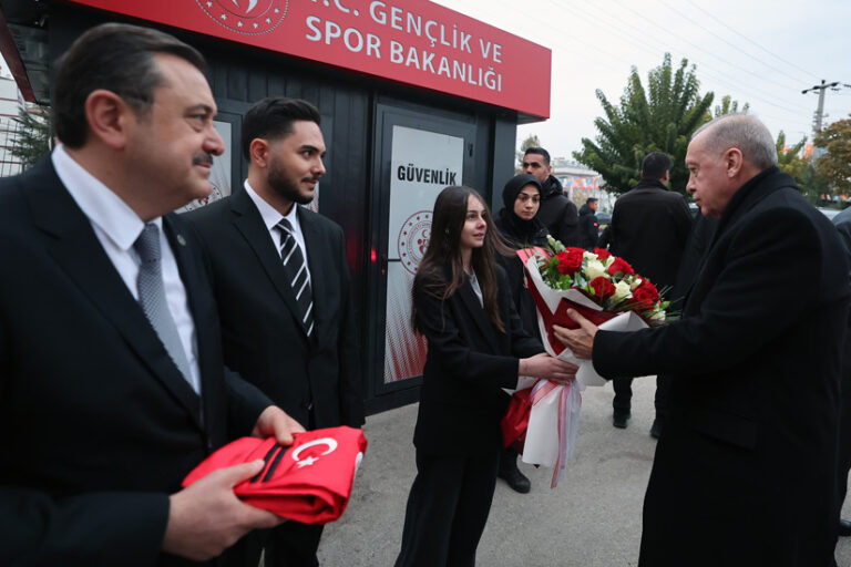 Cumhurbaşkanı Erdoğan: “Temennimiz, Suriye’nin hasretini çektiği huzura ve barış ortamına kavuşmasıdır”