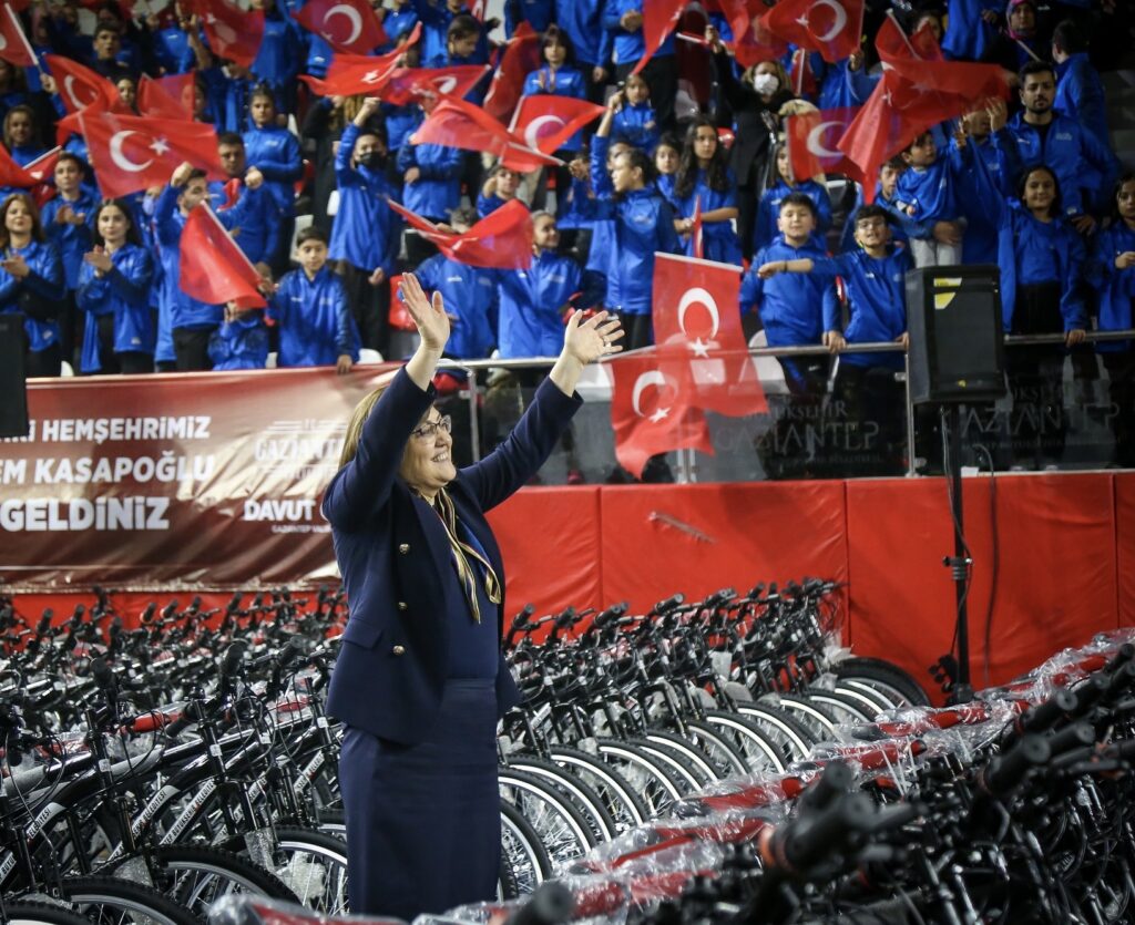 GAZİANTEP BÜYÜKŞEHİR, YEŞİL VE SAĞLIKLI ULAŞIM İÇİN 79 KİLOMETRE BİSİKLET YOLU YAPTI
