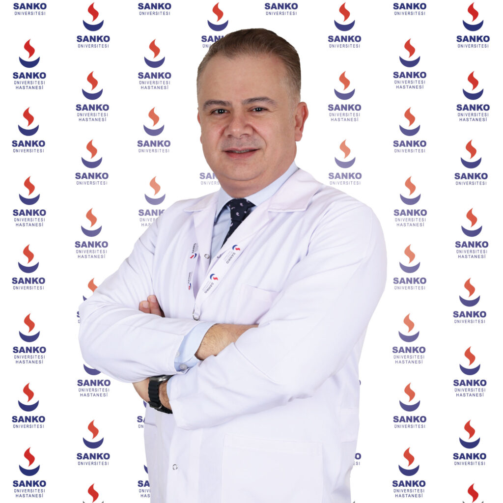 –	ORTOPEDİ VE TRAVMATOLOJİ UZMANI DOÇ. DR. BURÇİN KARSLI, SANKO ÜNİVERSİTESİ HASTANESİ’NDE