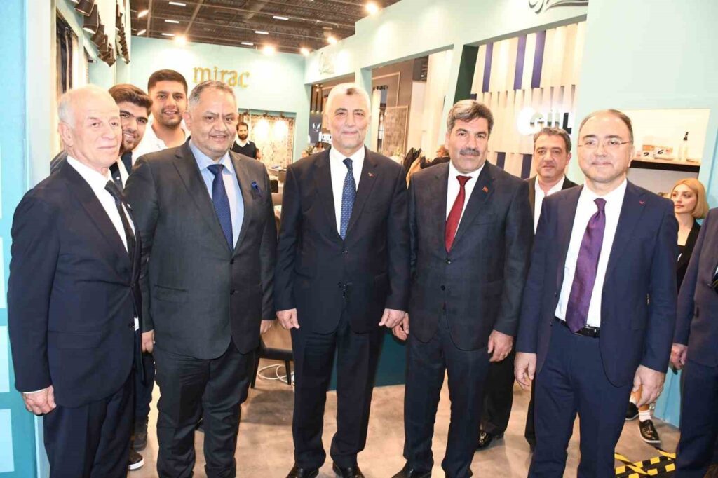 Emeviye Caminin halıları Gazianteplilerin eseri olacak
