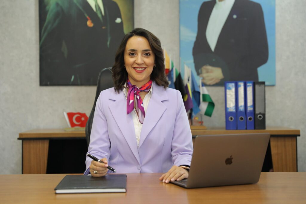 GİZEM BÜŞRA BİLGİÇ SAYGINER PANELDE KONUŞACAK