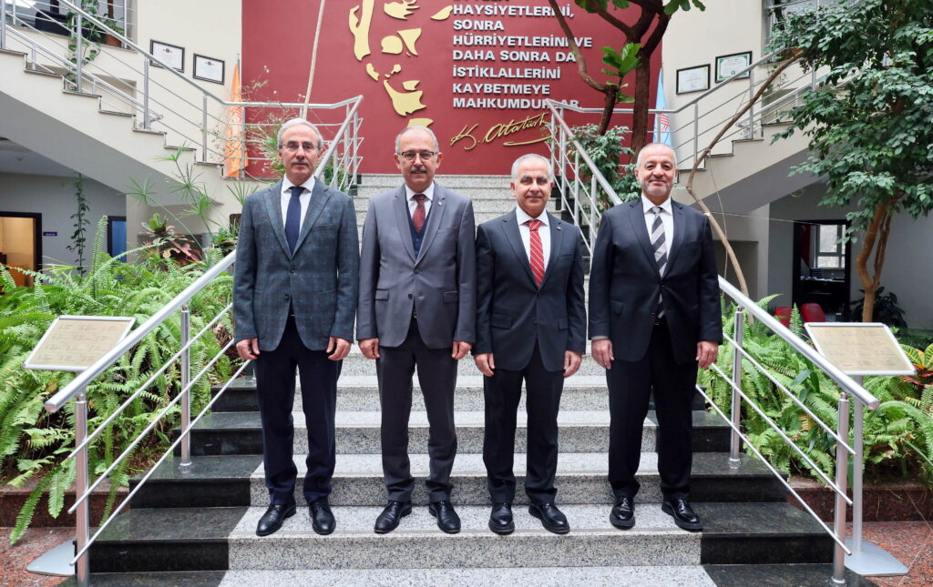 GAZİANTEP’TEKİ ÜNİVERSİTE REKTÖRLERİNDEN HAYIRLI OLSUN ZİYARETİ