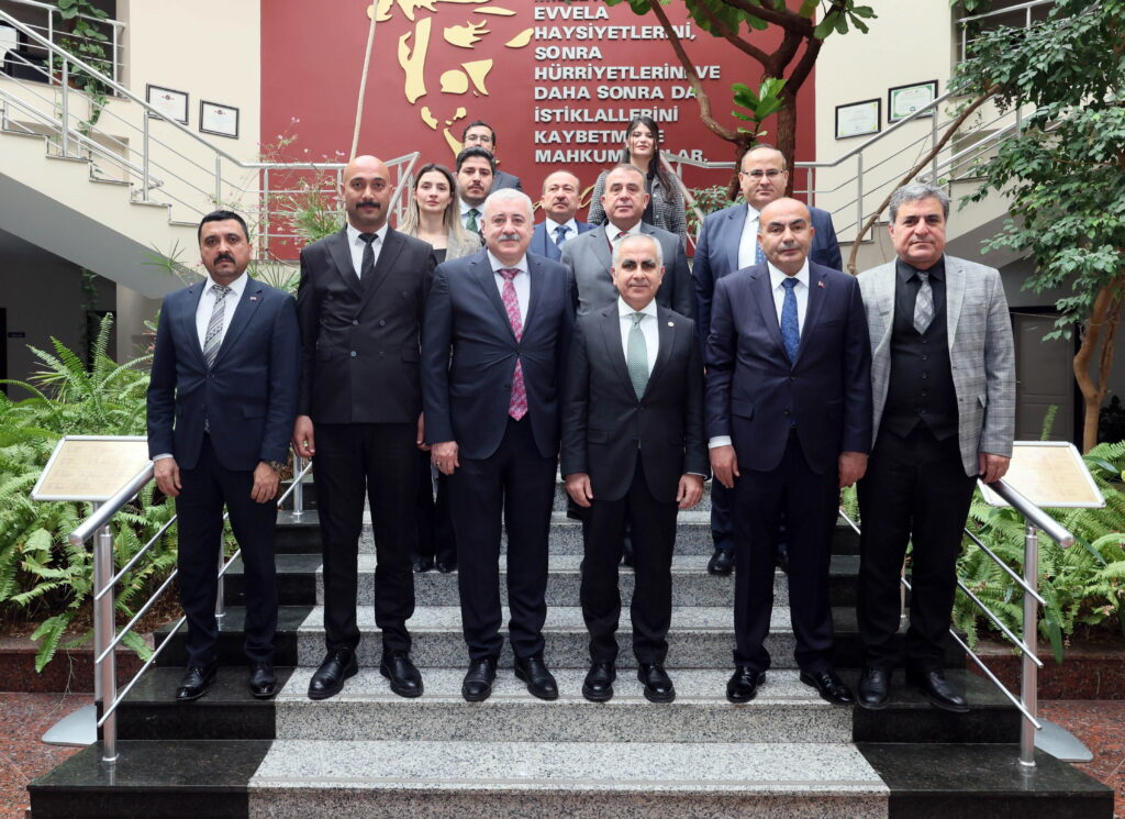 SERMET ATAY’DAN GAÜN REKTÖRÜ DOĞAN’A HAYIRLI OLSUN ZİYARETİ