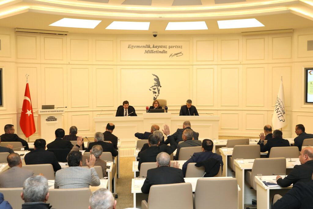 BAŞKAN ŞAHİN 2025 YILI 65 VİZYON PROJEYİ MECLİSTE ANLATTI