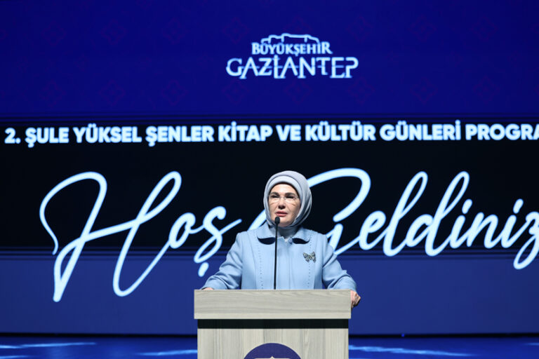 Emine Erdoğan, 2. Şule Yüksel Şenler Kitap ve Kültür Günleri Programı’na katıldı