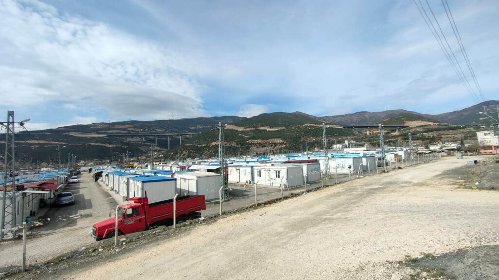 GAÜN DEPREM KOORDİNASYON BİRİMİ DEPREMİN 2. YIL DÖNÜMÜNDE SAHADA