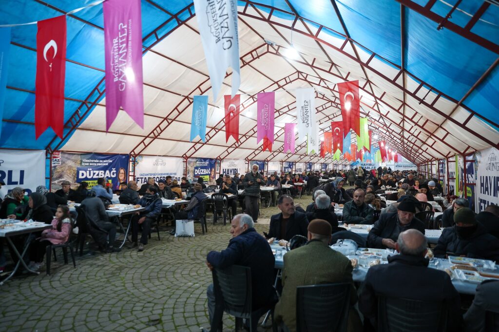 GAZİANTEP’TE RAMAZAN COŞKUSU BÜYÜKŞEHİR’İN ETKİNLİKLERİYLE FESTİVAL PARK’A TAŞINIYOR
