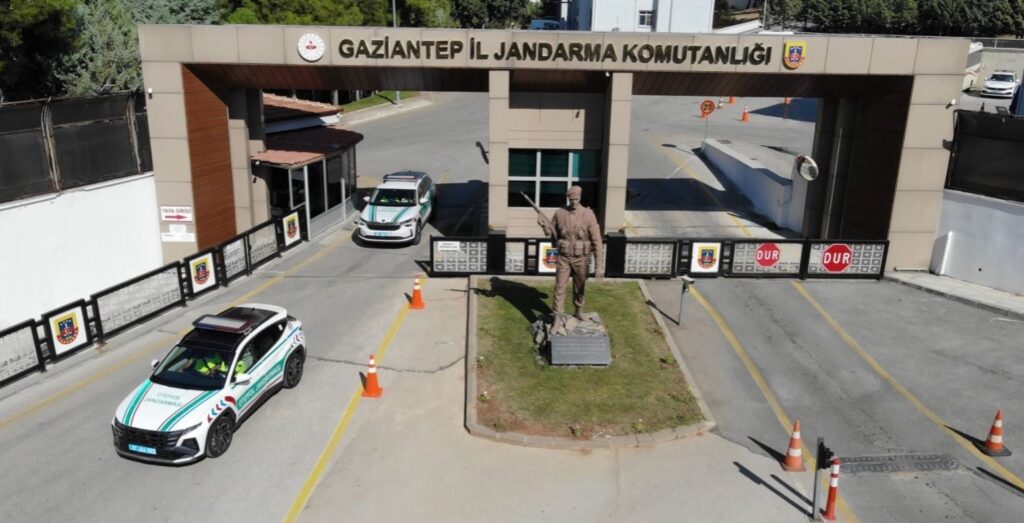 Gaziantep’te çeşitli suçlardan aranan 213 şahıs yakalanarak tutuklandı