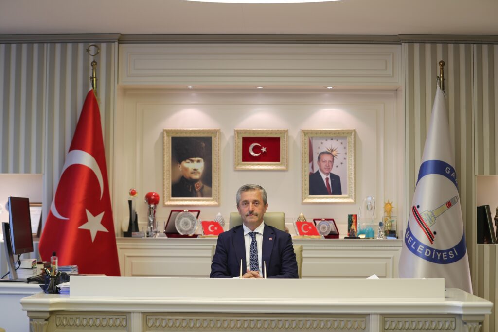 BAŞKAN TAHMAZOĞLU’NDAN EVLİ ÇİFTLERE NAKDİ DESTEK VE KÜLTÜR GEZİLERİ