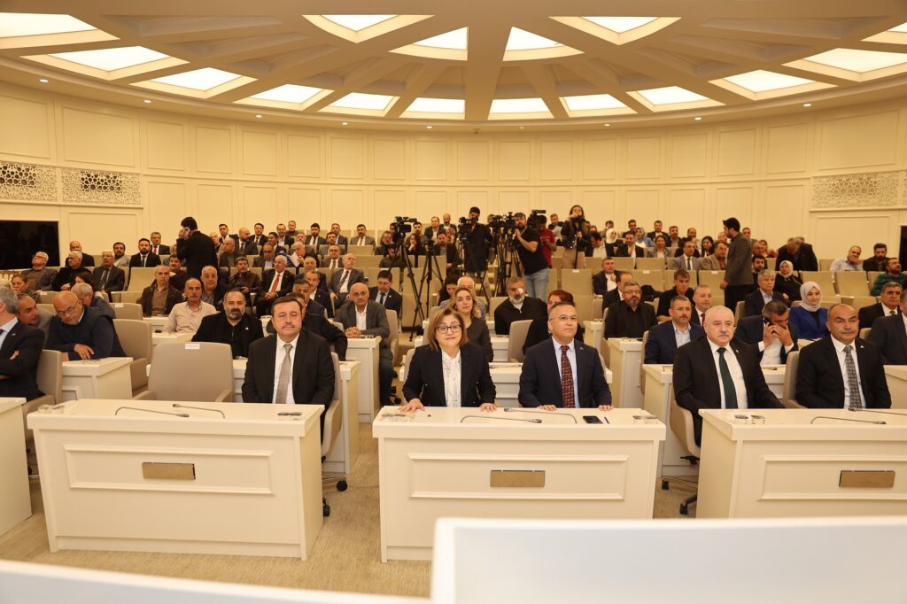 BAŞKAN ŞAHİN 1 YILDA YAPILAN ÇALIŞMALARI ANLATTI