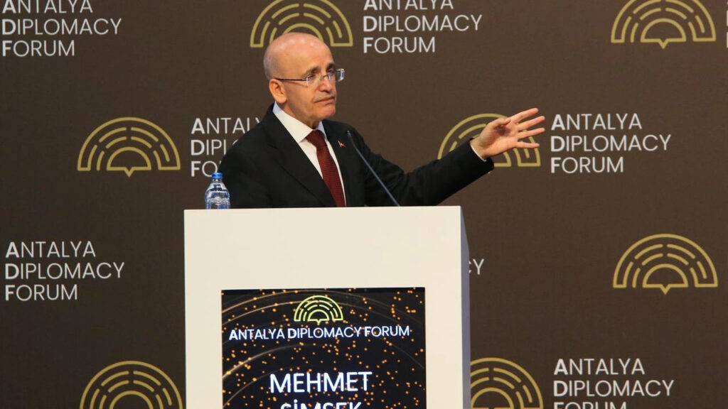 Hazine ve Maliye Bakanı Şimşek: “Enflasyon düşüyor, düşecek”