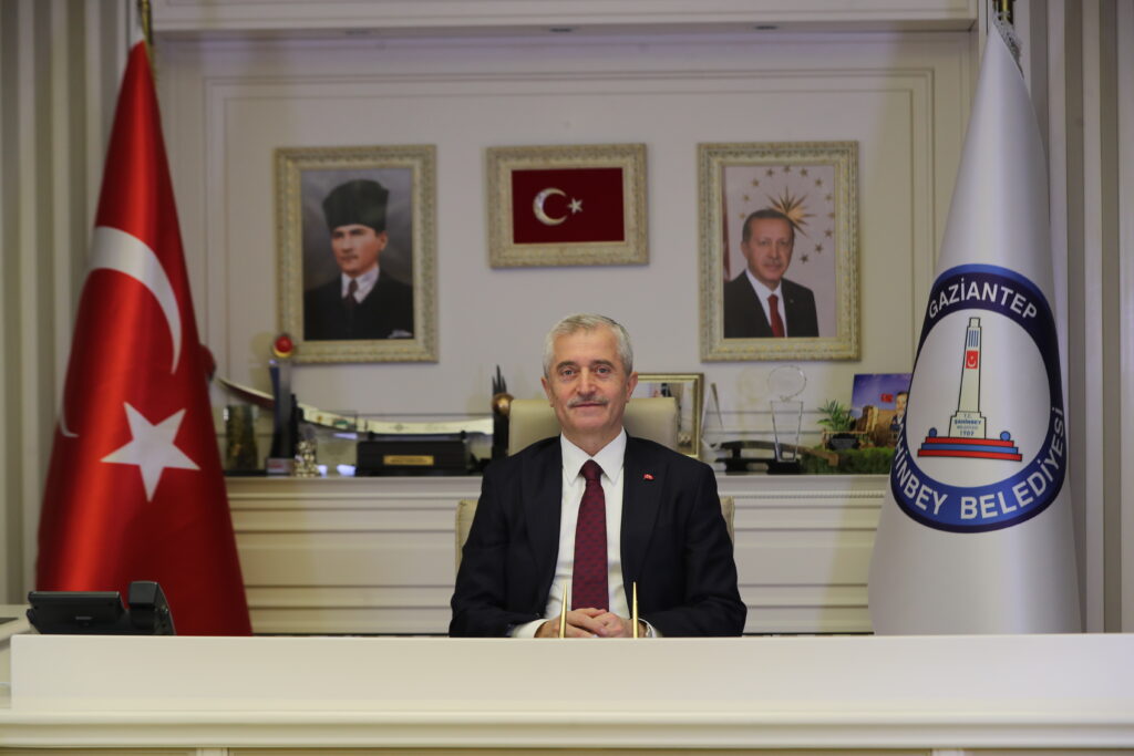 BAŞKAN TAHMAZOĞLU, 23 NİSAN ULUSAL EGEMENLİK VE ÇOCUK BAYRAMINI KUTLADI