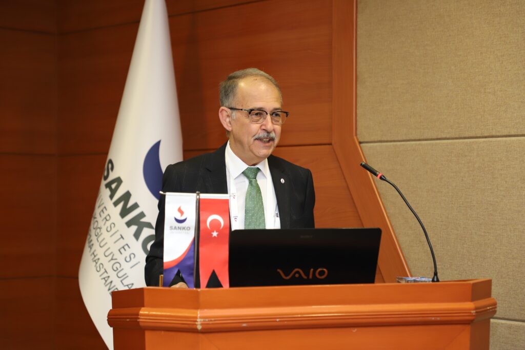 SANKO ÜNİVERSİTESİ REKTÖRÜ PROF. DR. DAĞLI: “BAYRAMLAR BİRLİK VE BERABERLİĞİ PEKİŞTİREN ÖZEL GÜNLERDİR”