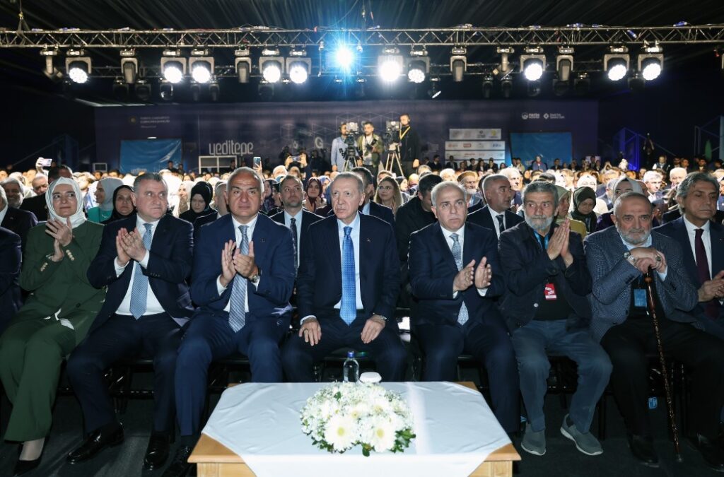 Cumhurbaşkanı Erdoğan: “Kendini ülkenin yegâne sahibi zanneden bir avuç zorbanın taşkınlıklarına eyvallah etmedik”