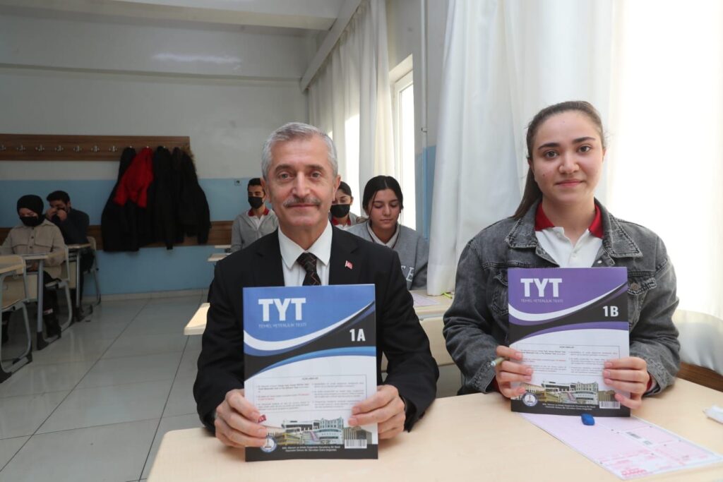 ŞAHİNBEY BELEDİYESİ ÖĞRENCİ VE VATANDAŞLARA 16.000.000 KİTAP DAĞITTI