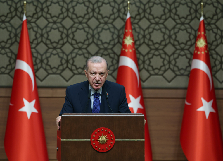 Cumhurbaşkanı Erdoğan: “İslam coğrafyası pek çok saldırının, böl, parçala, yönet planının hedefi yapıldı”