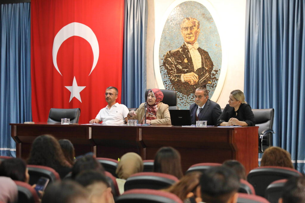 TÜRKÇENİN RESMİ DİL İLANININ 748. YILDÖNÜMÜNDE “DİLİMİZ VE KÜLTÜREL MİRASIMIZ” PANELİ DÜZENLENDİ
